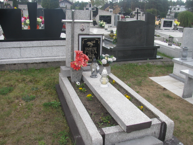 Grób Tadeusz Pięta