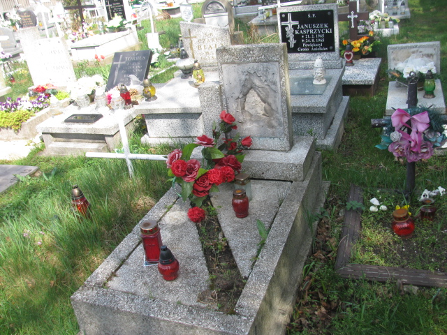  NN Poraj - Grobonet - Wyszukiwarka osób pochowanych